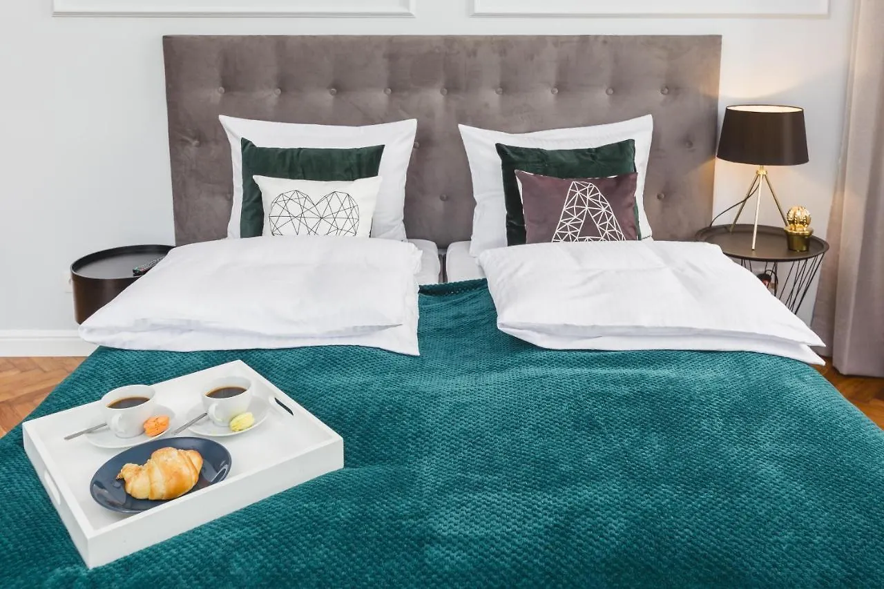 Traveler'S Best Choice - Old Town Guesthouse - By Upstairs Krakow