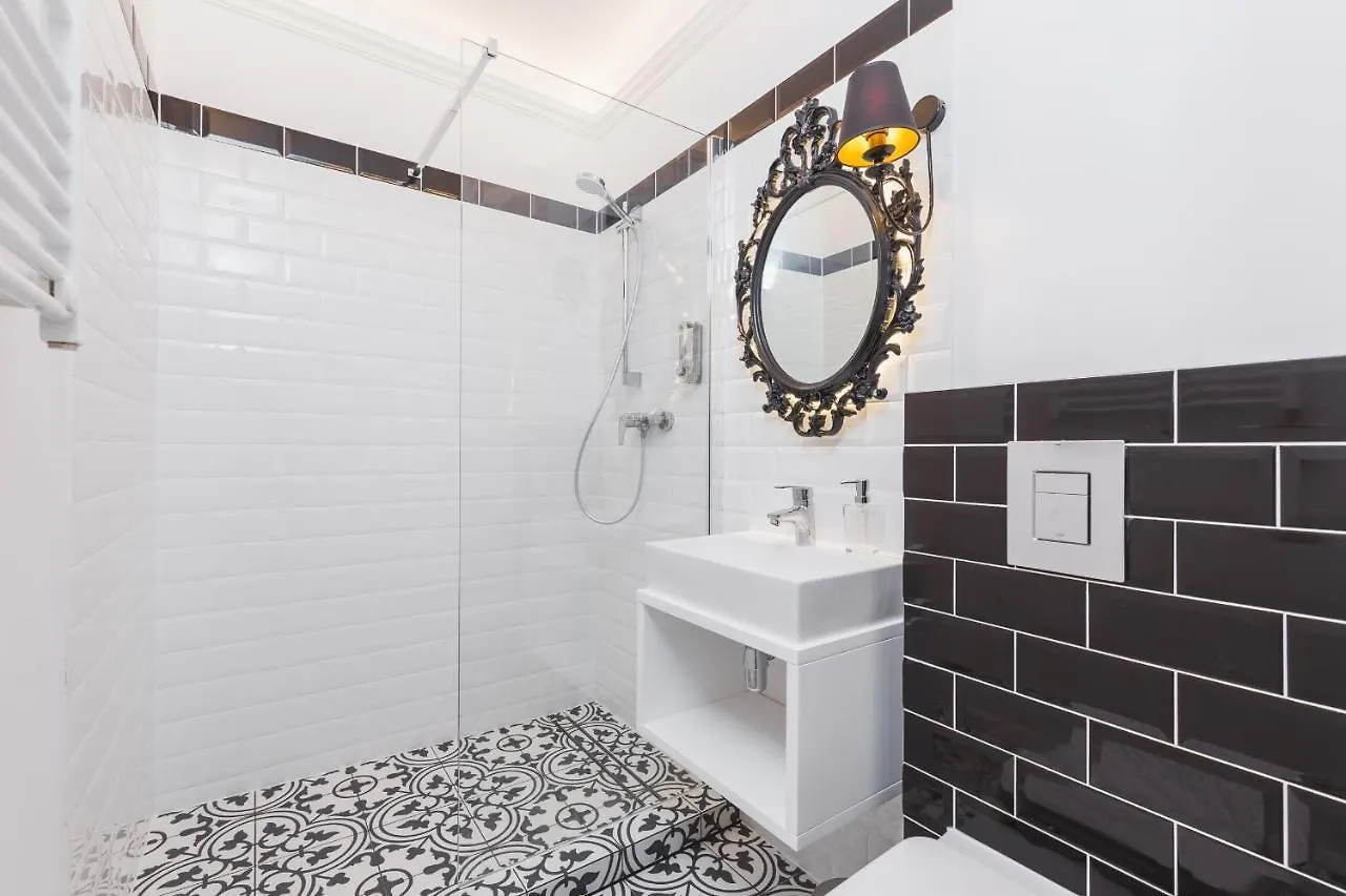 Traveler'S Best Choice - Old Town Guesthouse - By Upstairs Krakow Poland